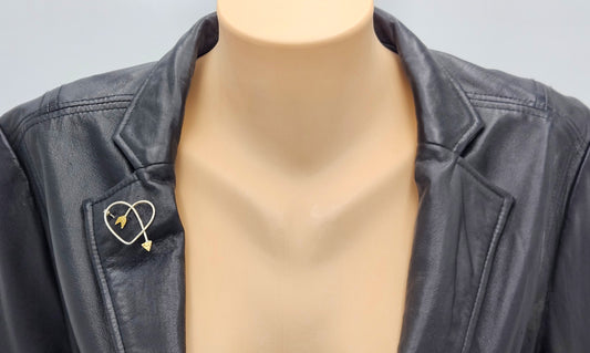 Superb Designer Sydney Lynch Sterling & 22k Gold Heart Shaped Arrow Brooch